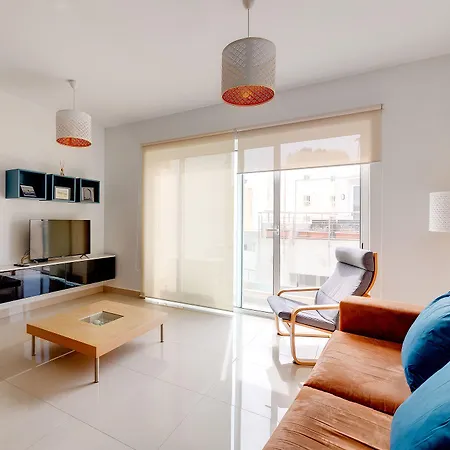 Prime Location With Side Seaviews Σλιέμα