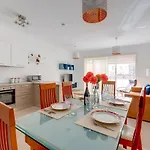 Prime Location With Side Seaviews * スリーマ
