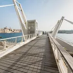 Prime Location With Side Seaviews スリーマ