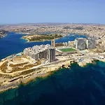 Lejlighed Prime Location With Side Seaviews