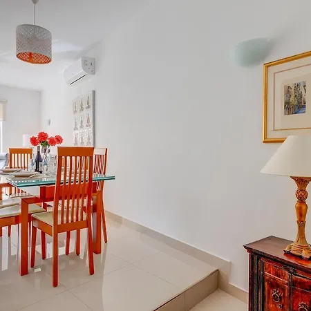 דירה Prime Location With Side Seaviews סליאמה