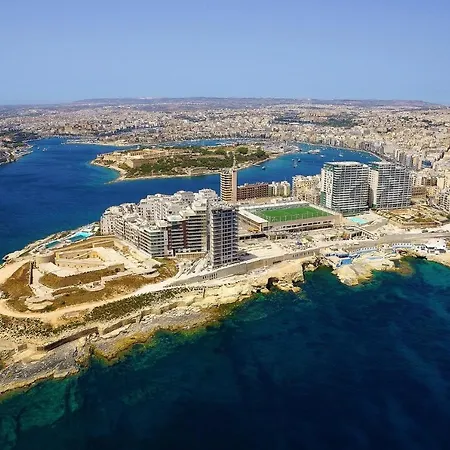 דירה Prime Location With Side Seaviews