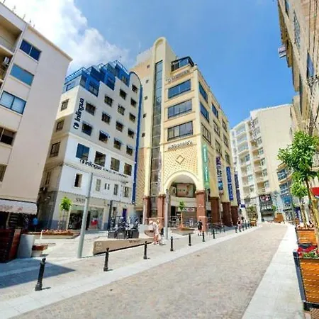Appartement Prime Location With Side Seaviews