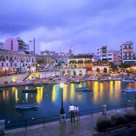 Prime Location With Side Seaviews Appartement Sliema
