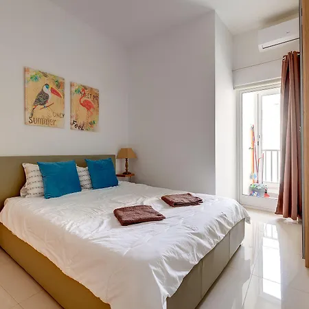 Daire Prime Location With Side Seaviews Sliema