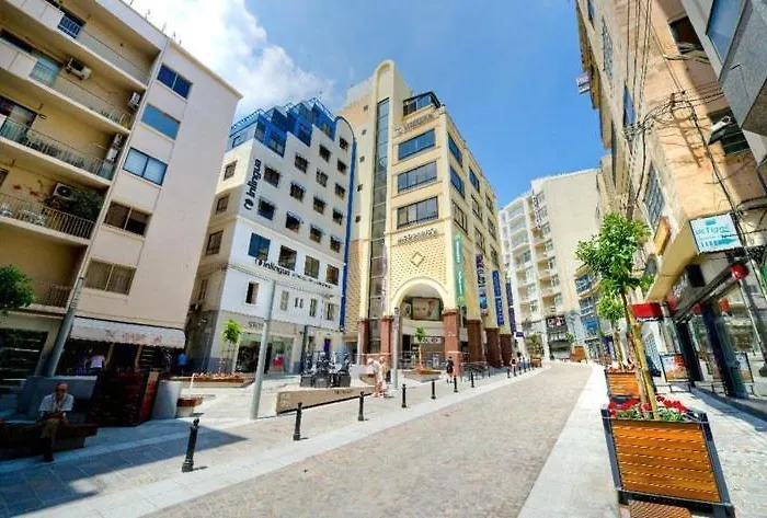 Apartment Prime Location With Side Seaviews