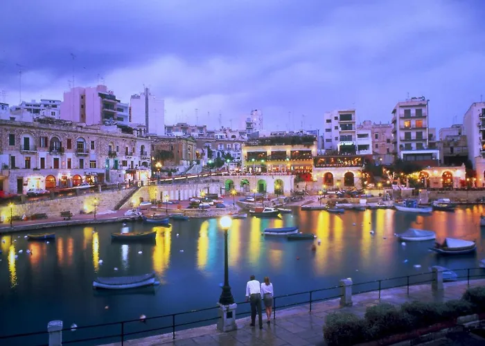 Prime Location With Side Seaviews Apartment Sliema