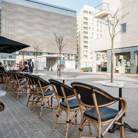 Apartment Prime Location With Side Seaviews *